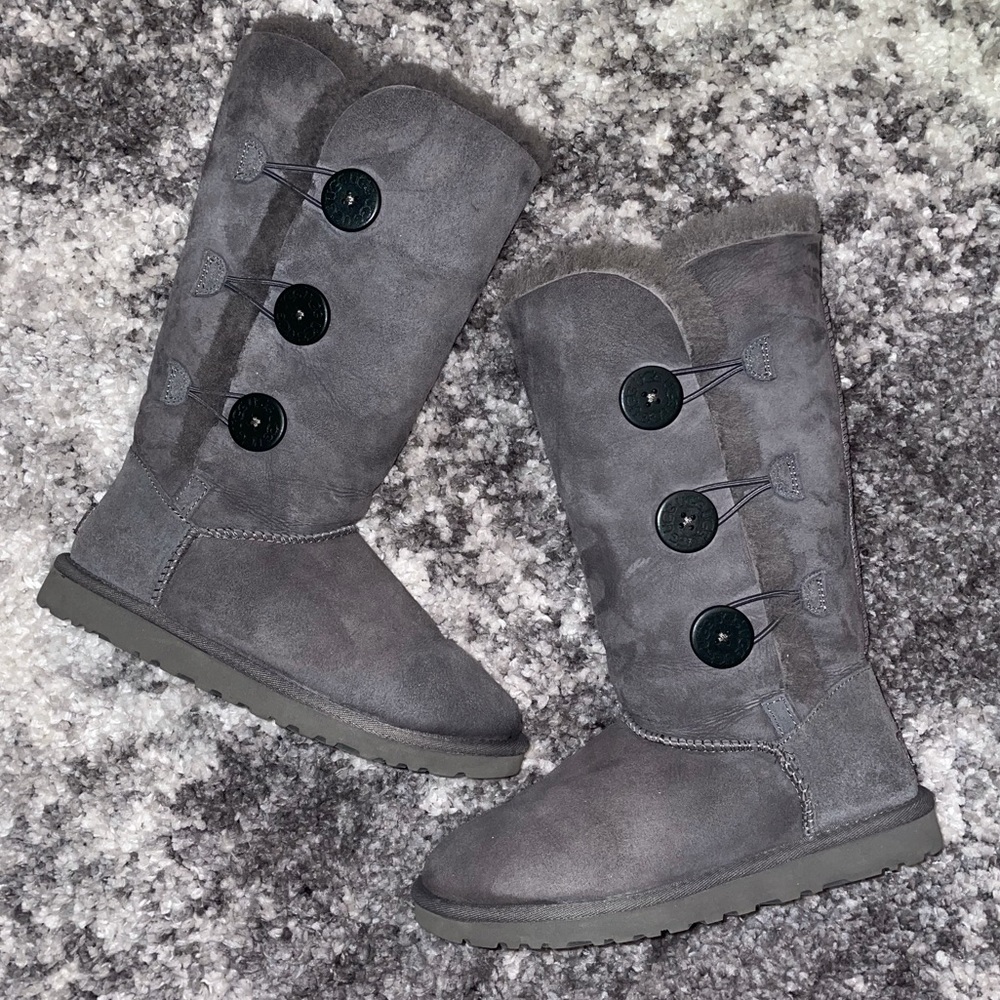 Bailey Triplet Button Tall Grey Ugg Boots!!!!❤️👢